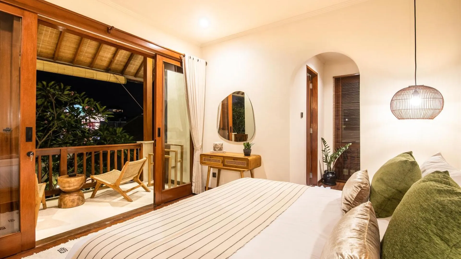 Holiday home Newly Renovated 4Br Villa 400M To Canggu Beach