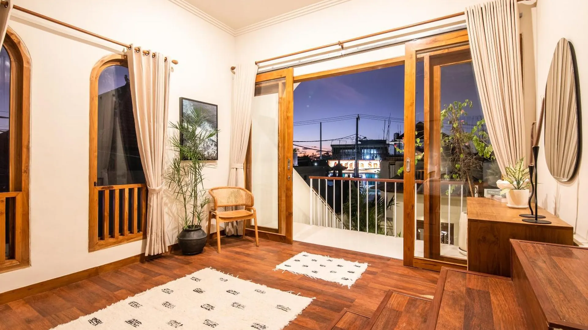 Newly Renovated 4Br Villa 400M To Canggu Beach