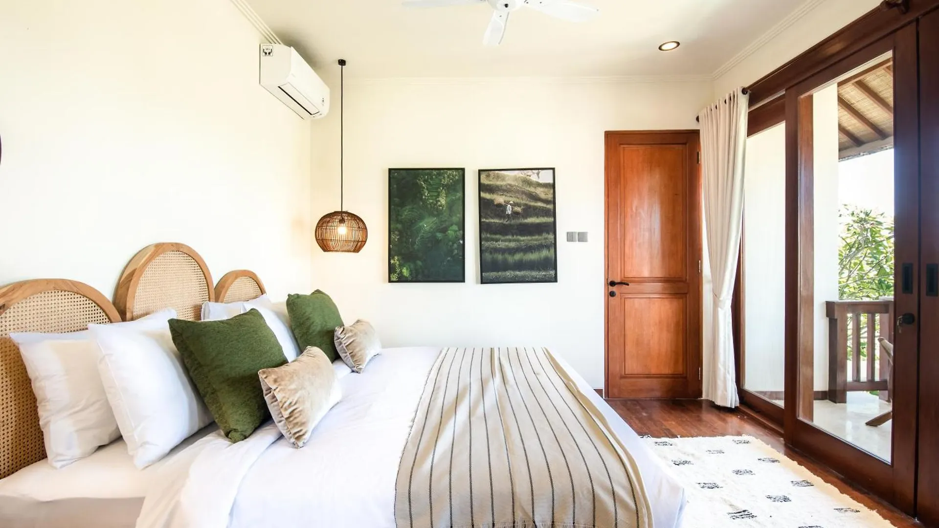 Newly Renovated 4Br Villa 400M To Canggu Beach Canggu (Bali)