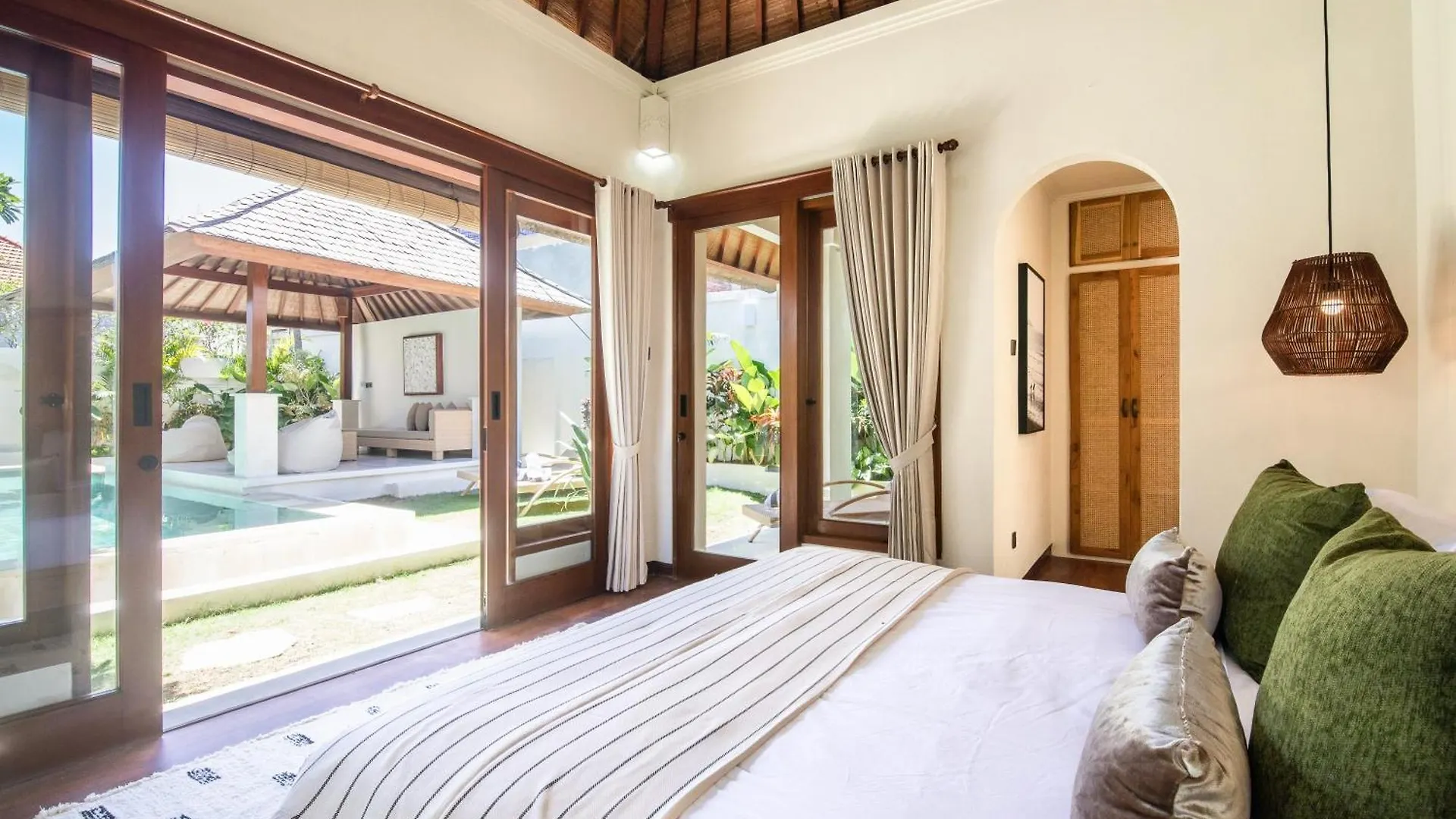 Newly Renovated 4Br Villa 400M To Canggu Beach Holiday home