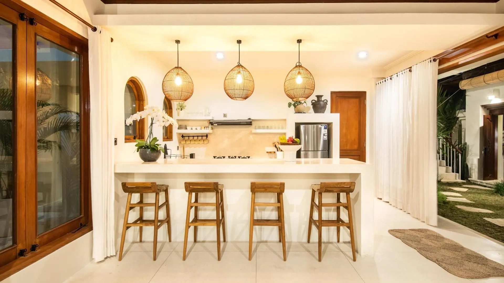 Newly Renovated 4Br Villa 400M To Canggu Beach 0*, Canggu (Bali) Indonesia