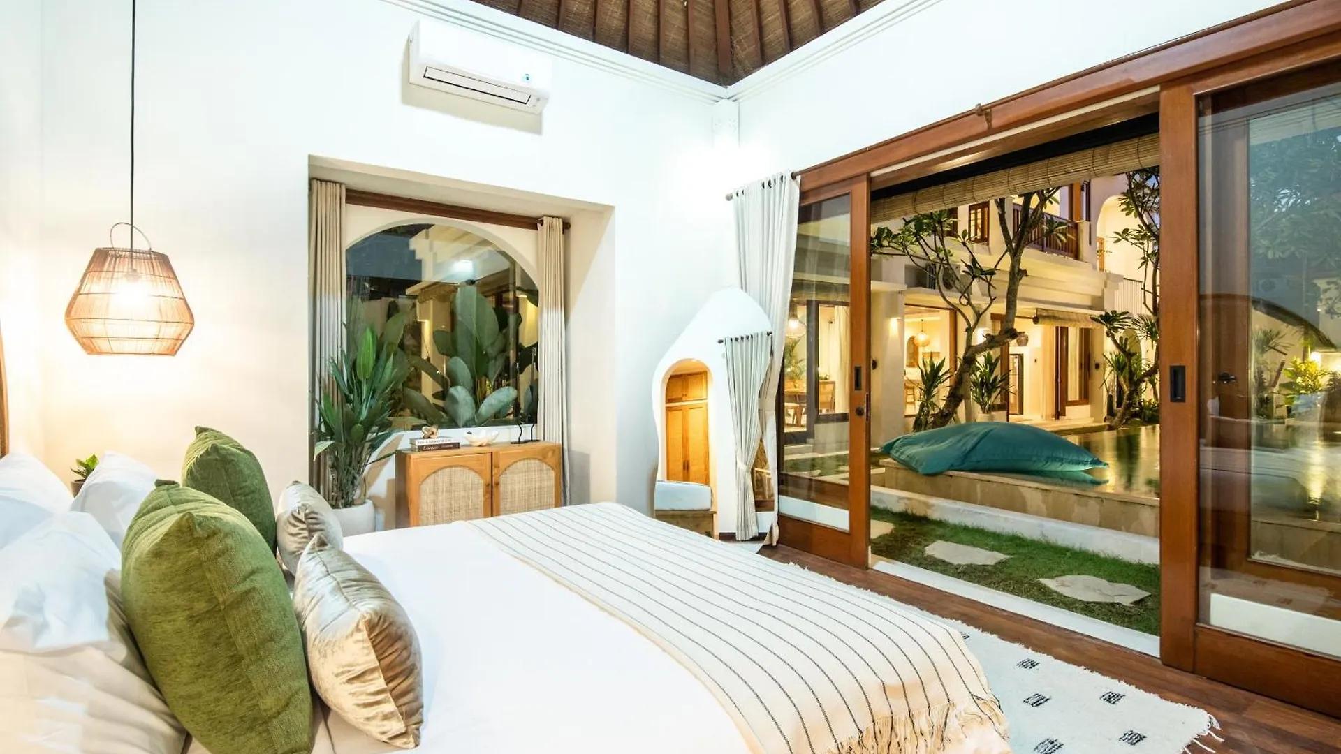 Newly Renovated 4Br Villa 400M To Canggu Beach Holiday home Canggu (Bali)