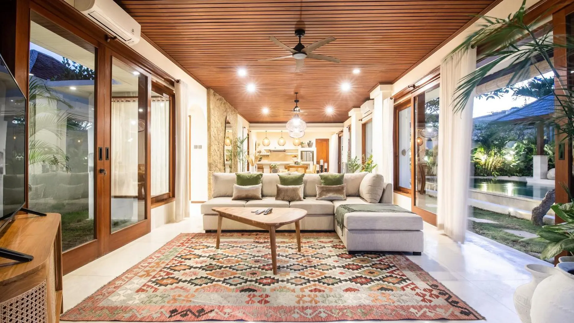 Newly Renovated 4Br Villa 400M To Canggu Beach Holiday home Canggu (Bali)