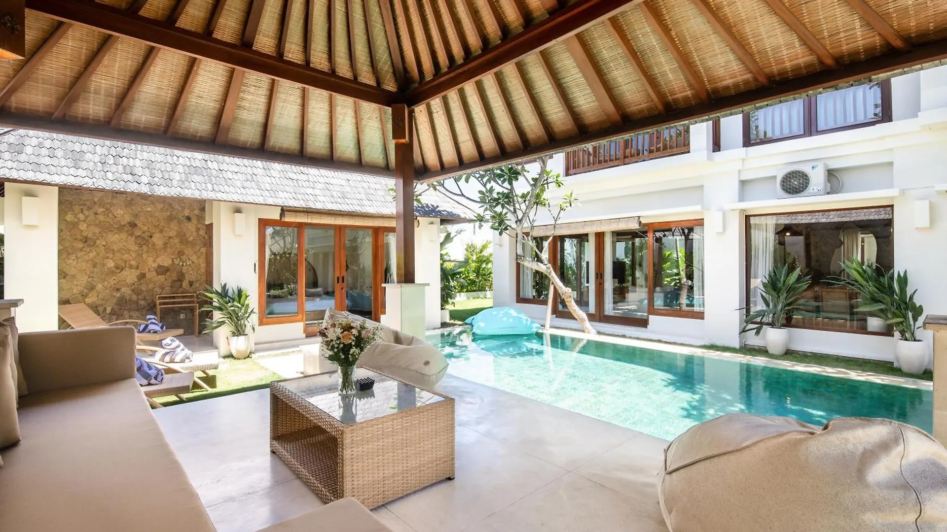 Newly Renovated 4Br Villa 400M To Canggu Beach Indonesia
