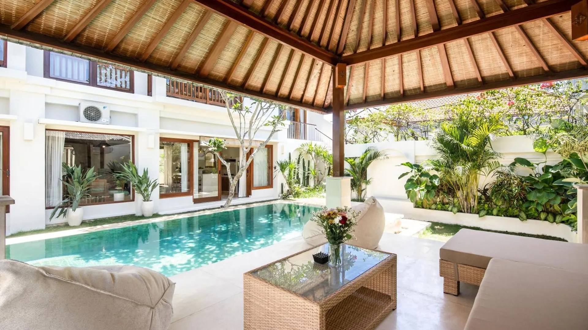 Holiday home Newly Renovated 4Br Villa 400M To Canggu Beach